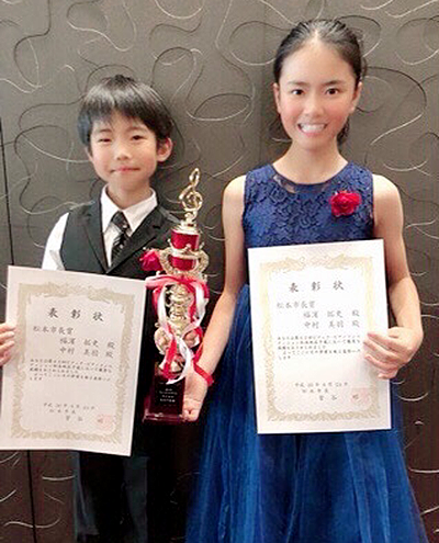 金賞を受賞した生徒たち